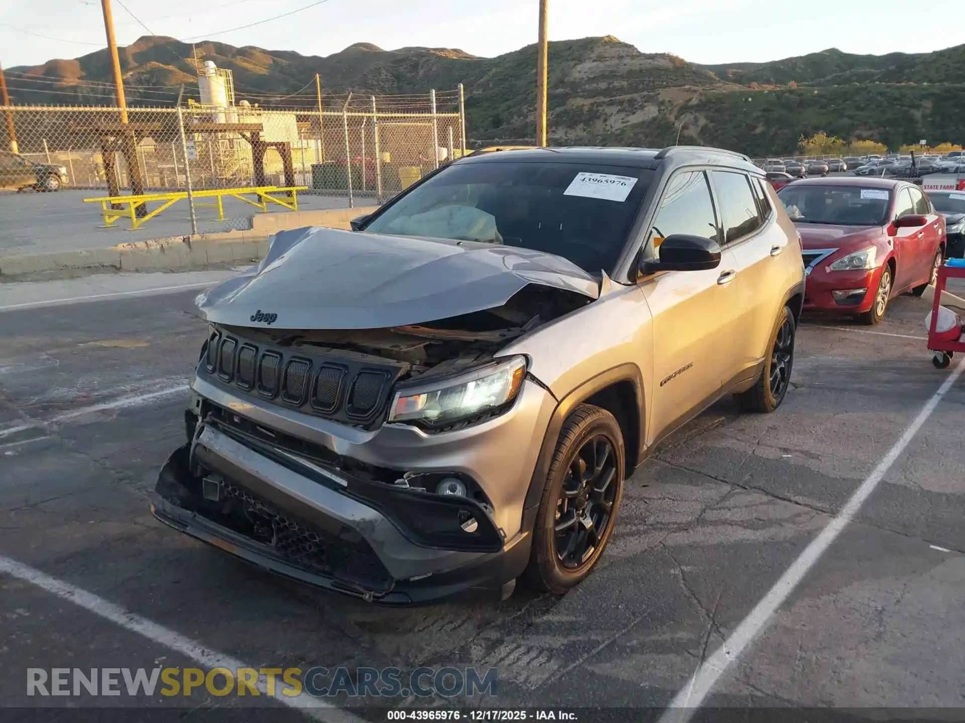 2 Photograph of a damaged car 3C4NJCBB8NT225523 JEEP COMPASS 2022