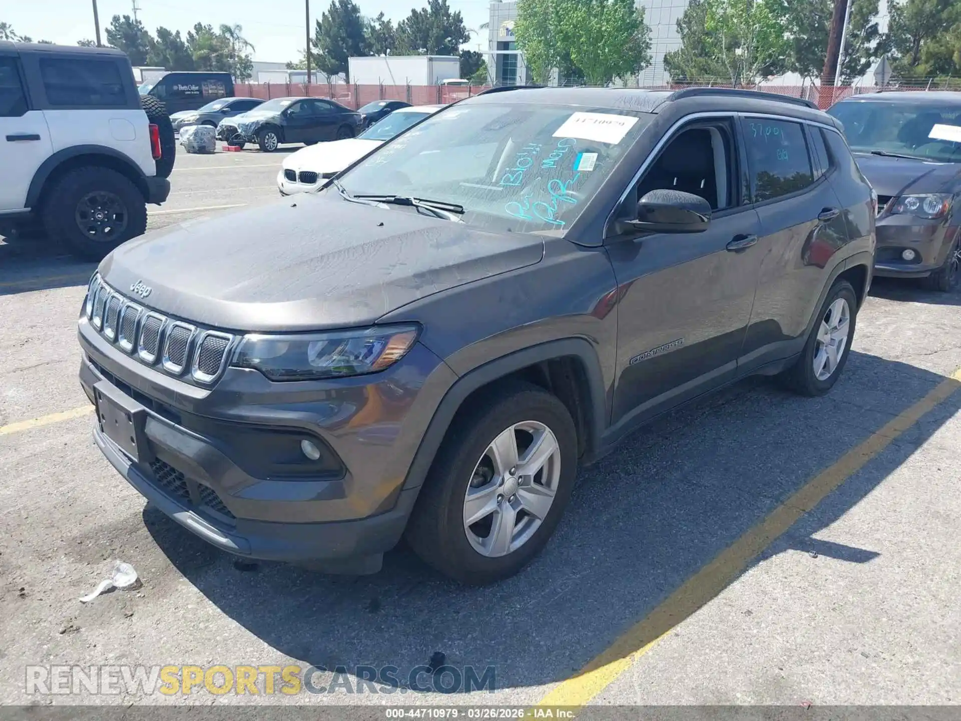 2 Photograph of a damaged car 3C4NJCBB8NT229197 JEEP COMPASS 2022