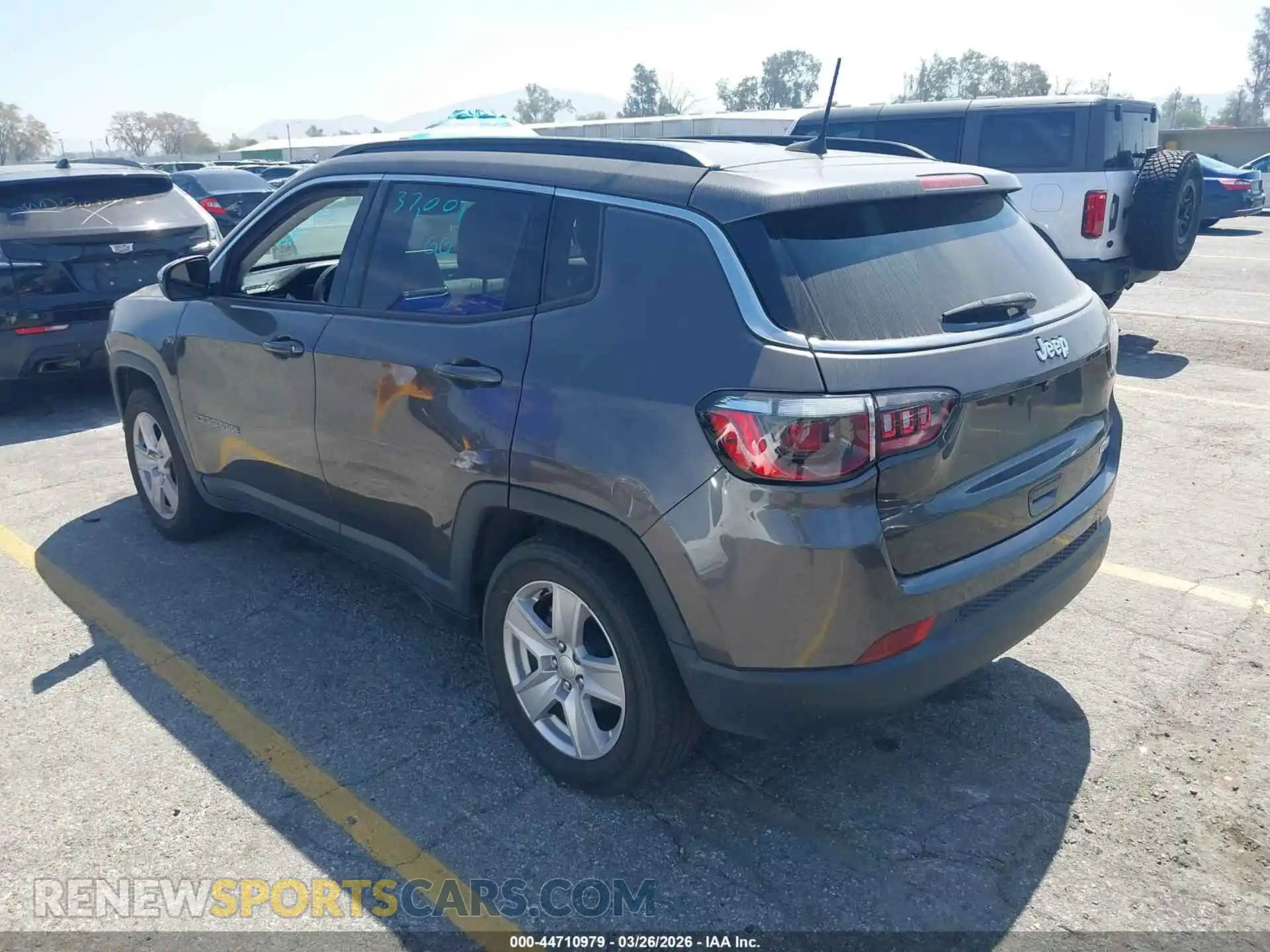 3 Photograph of a damaged car 3C4NJCBB8NT229197 JEEP COMPASS 2022