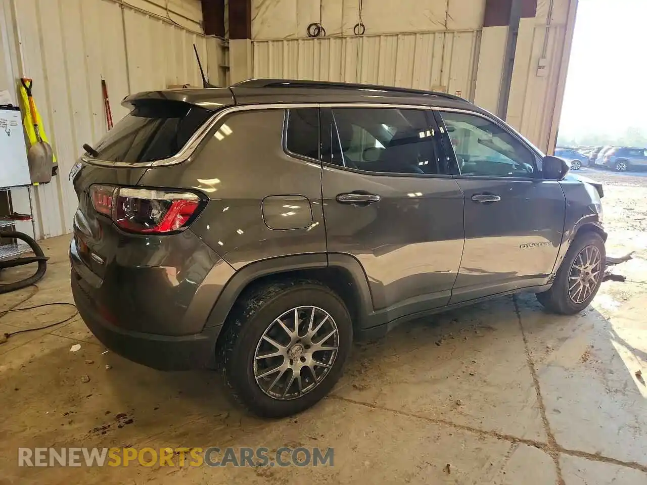 3 Photograph of a damaged car 3C4NJCBB9NT149228 JEEP COMPASS 2022