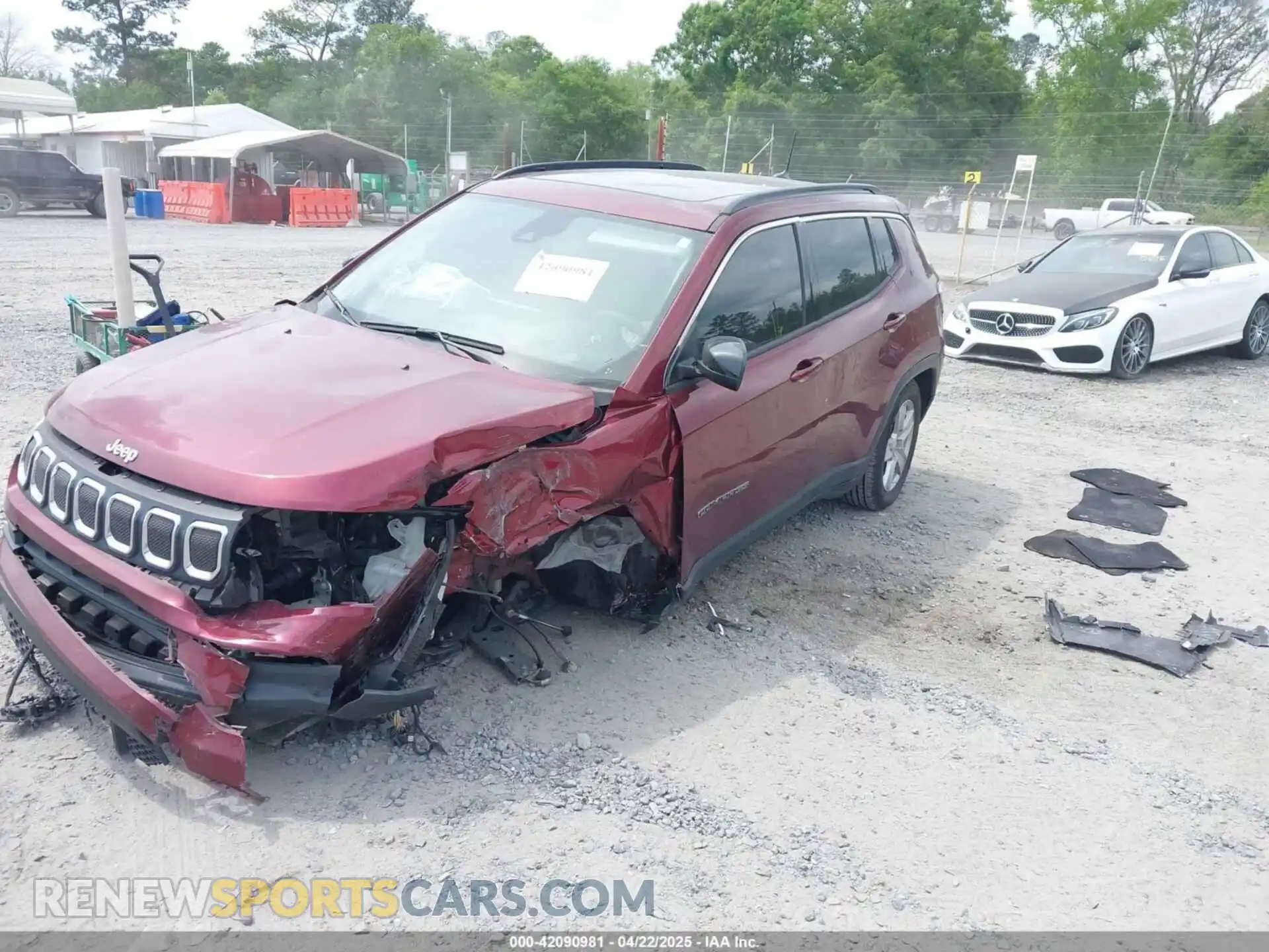 2 Photograph of a damaged car 3C4NJCBB9NT187445 JEEP COMPASS 2022