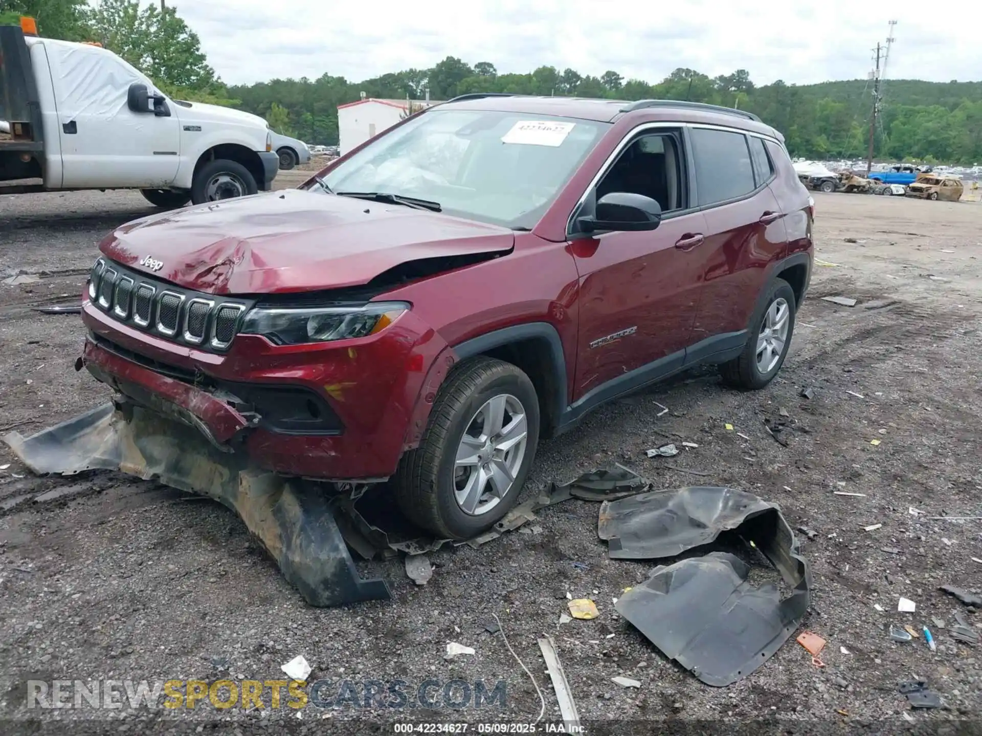 2 Photograph of a damaged car 3C4NJCBB9NT202123 JEEP COMPASS 2022