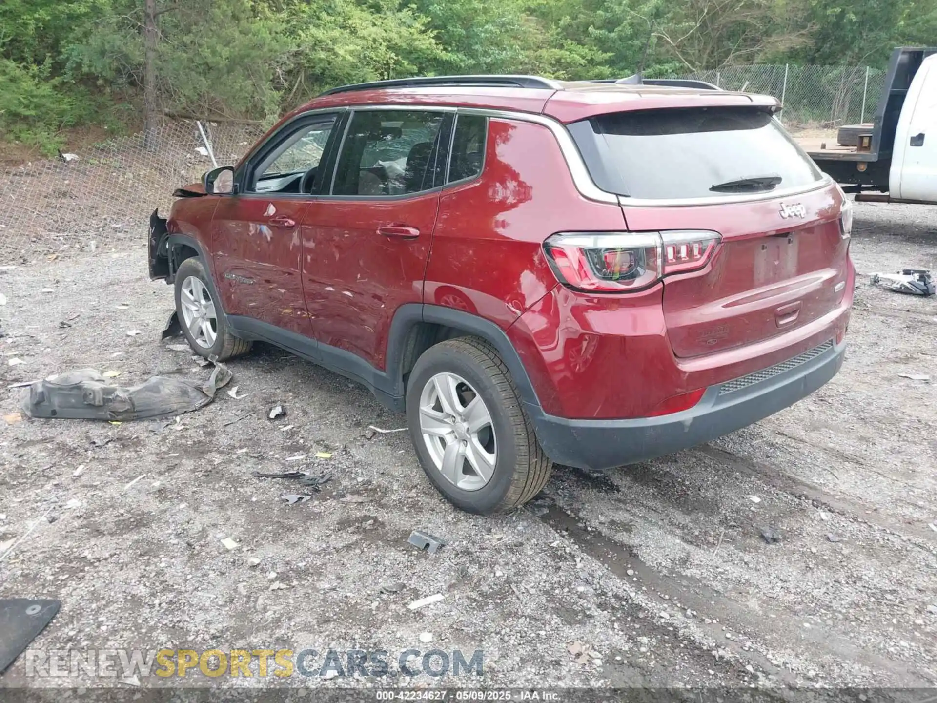 3 Photograph of a damaged car 3C4NJCBB9NT202123 JEEP COMPASS 2022
