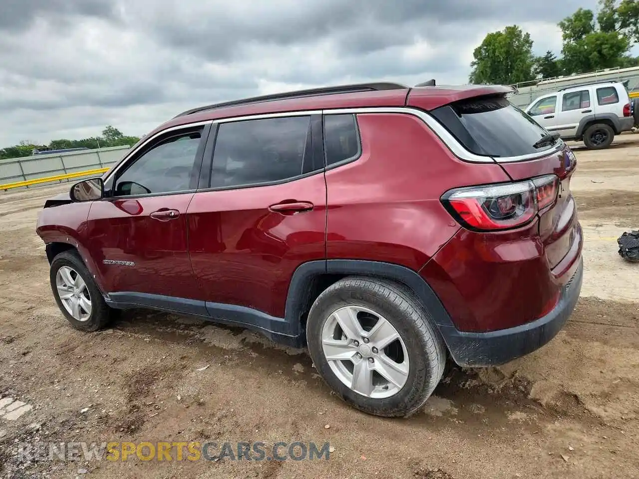 2 Photograph of a damaged car 3C4NJCBBXNT198566 JEEP COMPASS 2022