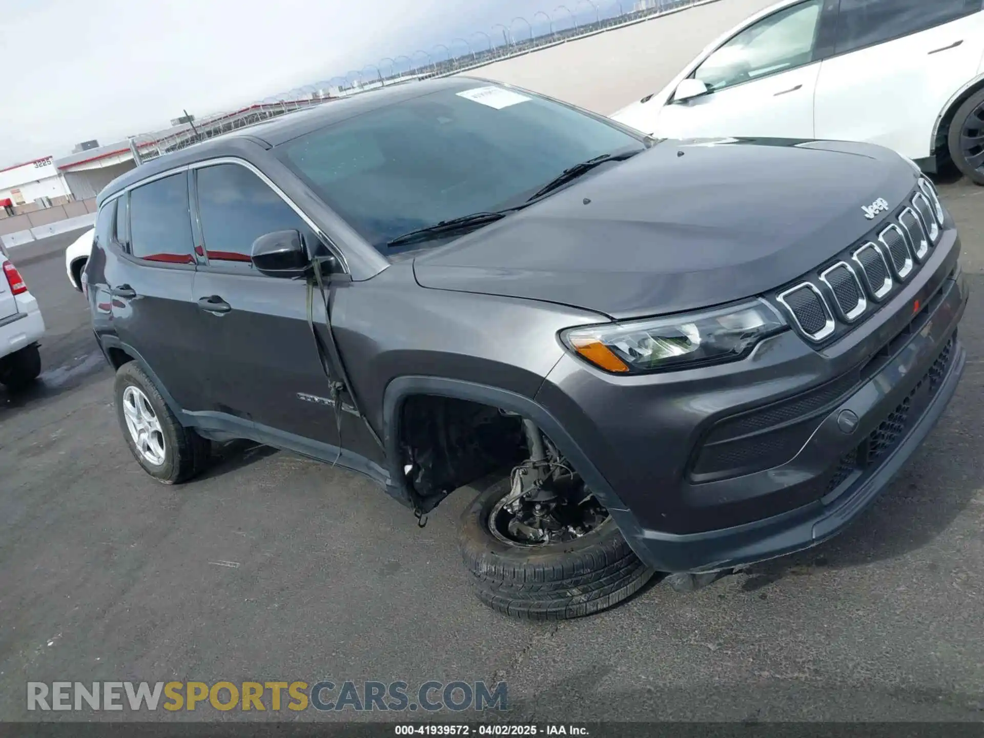 1 Photograph of a damaged car 3C4NJDAB5NT205642 JEEP COMPASS 2022
