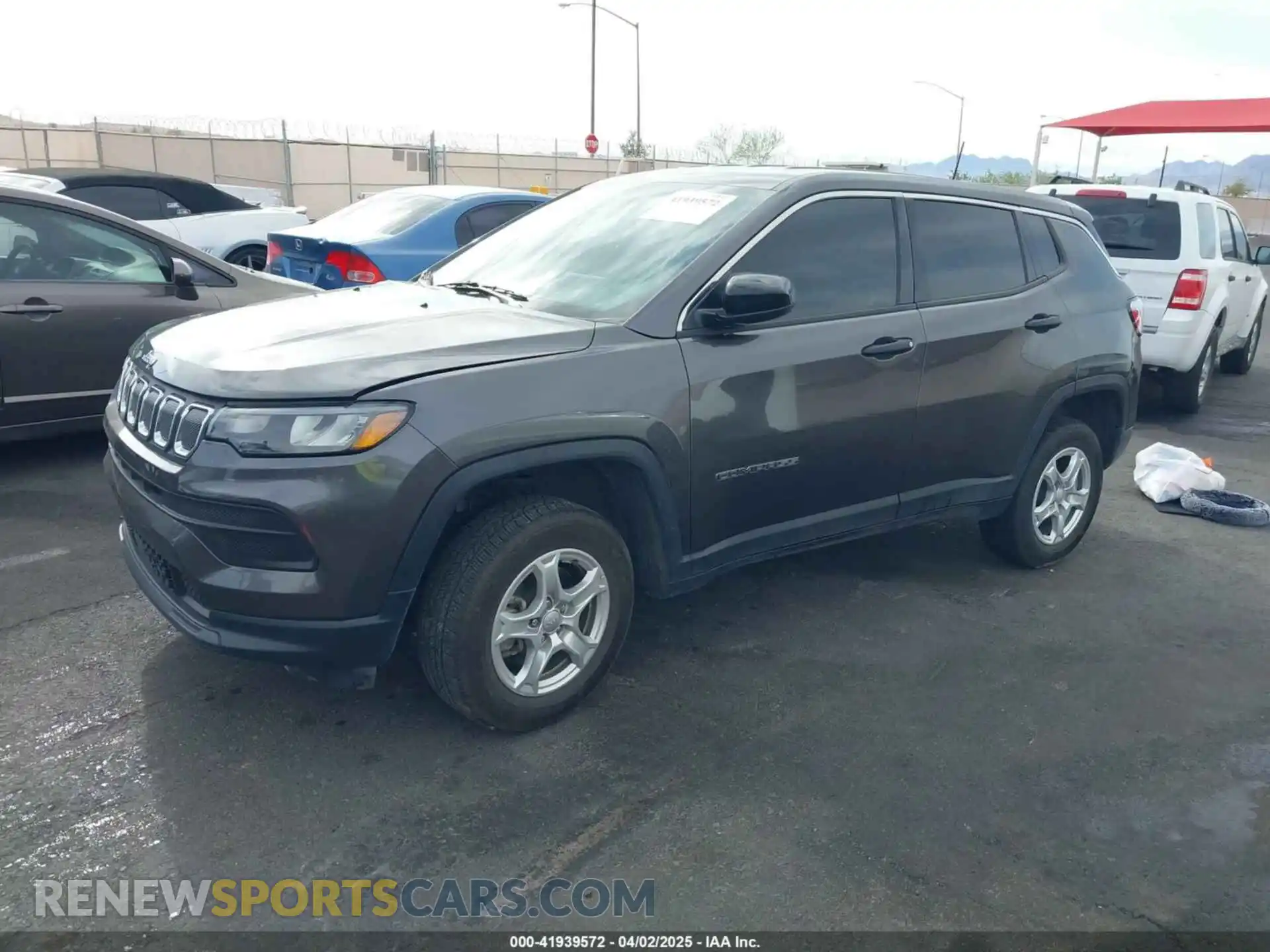 2 Photograph of a damaged car 3C4NJDAB5NT205642 JEEP COMPASS 2022