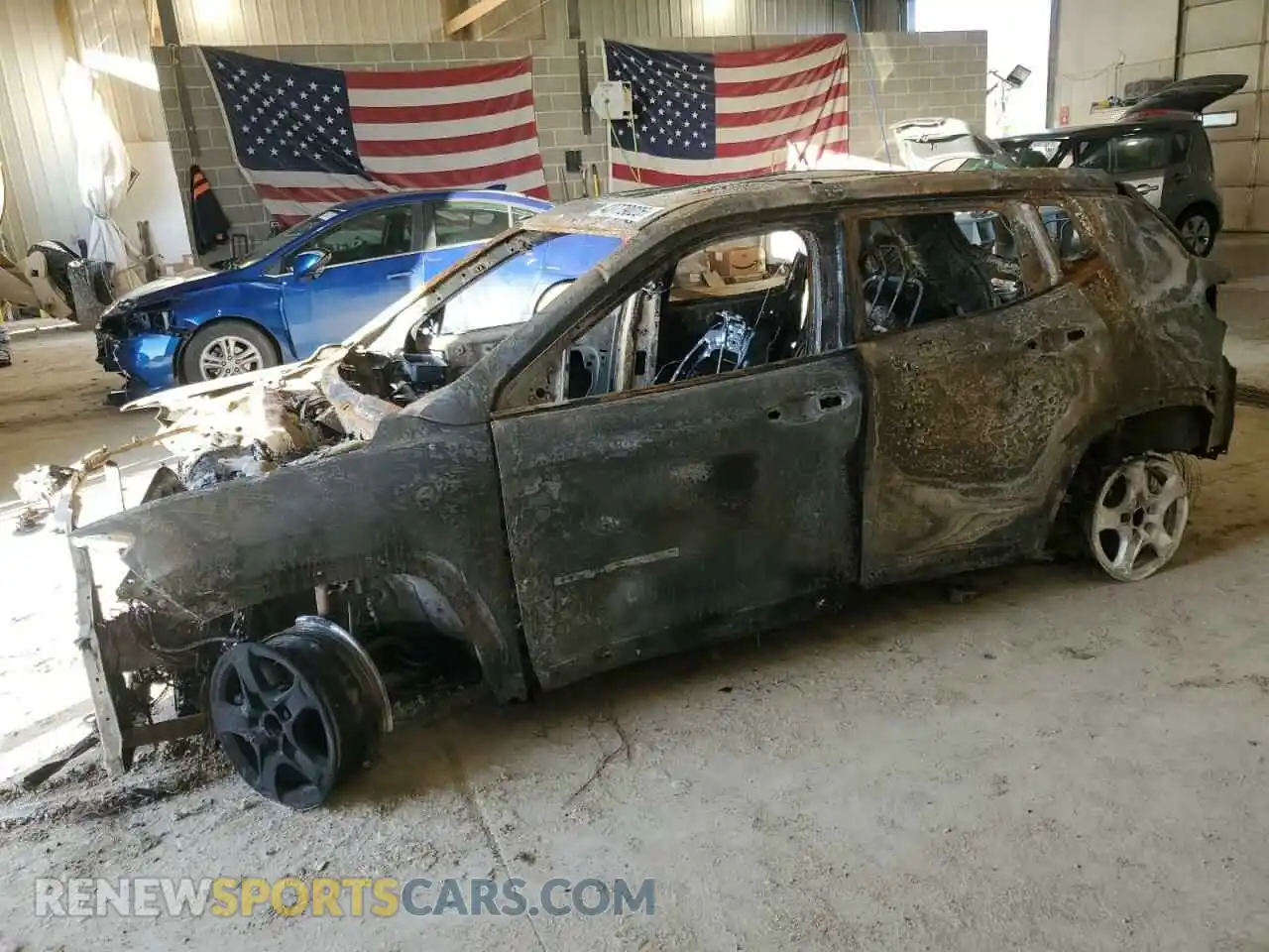 1 Photograph of a damaged car 3C4NJDAB5NT221131 JEEP COMPASS 2022