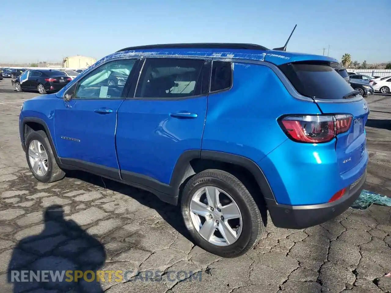 2 Photograph of a damaged car 3C4NJDBB0NT111604 JEEP COMPASS 2022