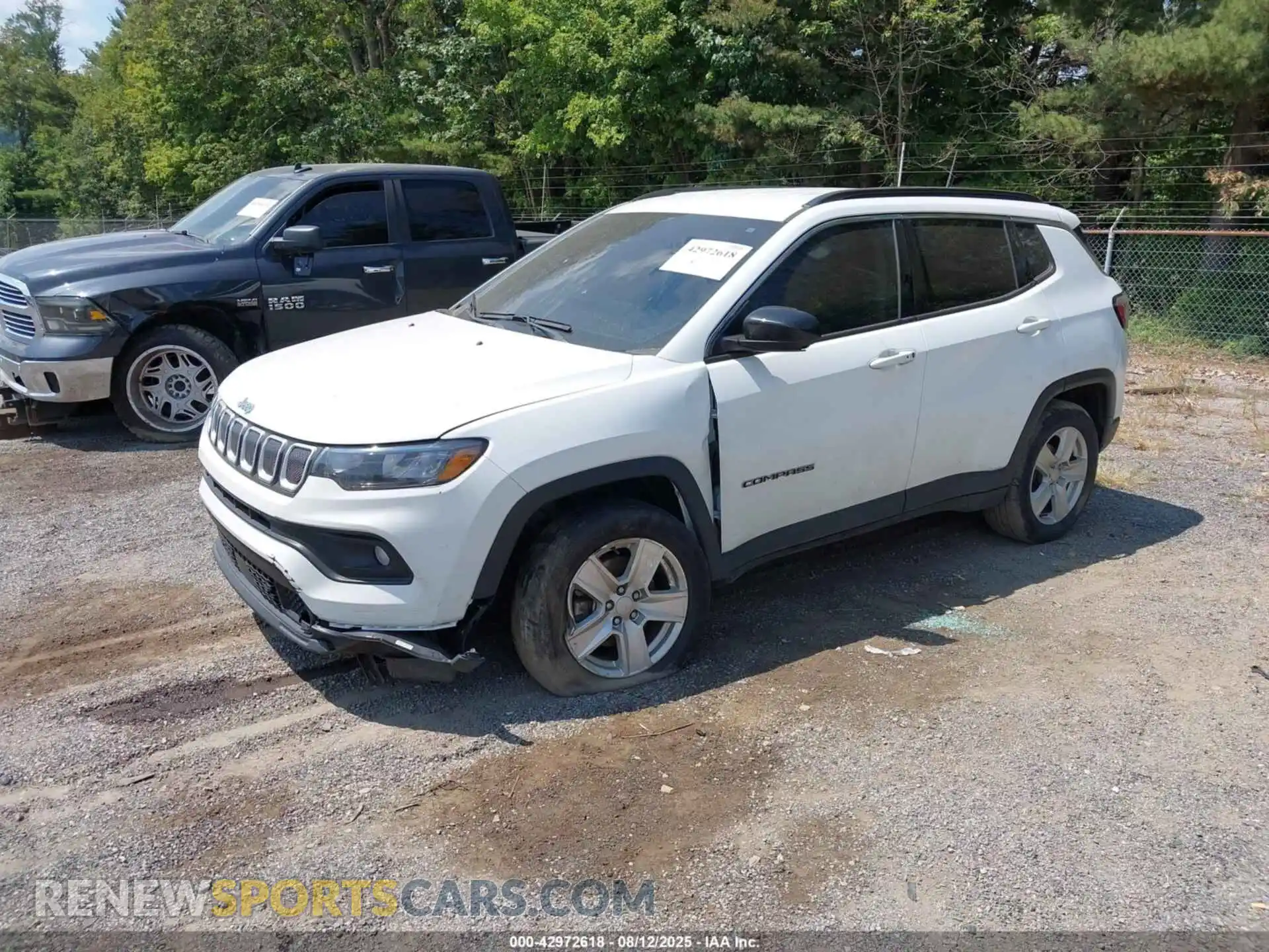 2 Photograph of a damaged car 3C4NJDBB0NT152878 JEEP COMPASS 2022