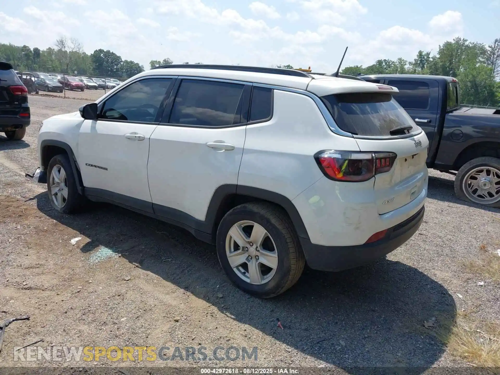 3 Photograph of a damaged car 3C4NJDBB0NT152878 JEEP COMPASS 2022