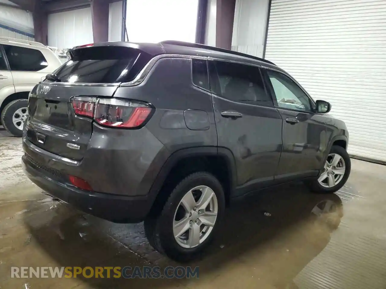 3 Photograph of a damaged car 3C4NJDBB0NT154226 JEEP COMPASS 2022