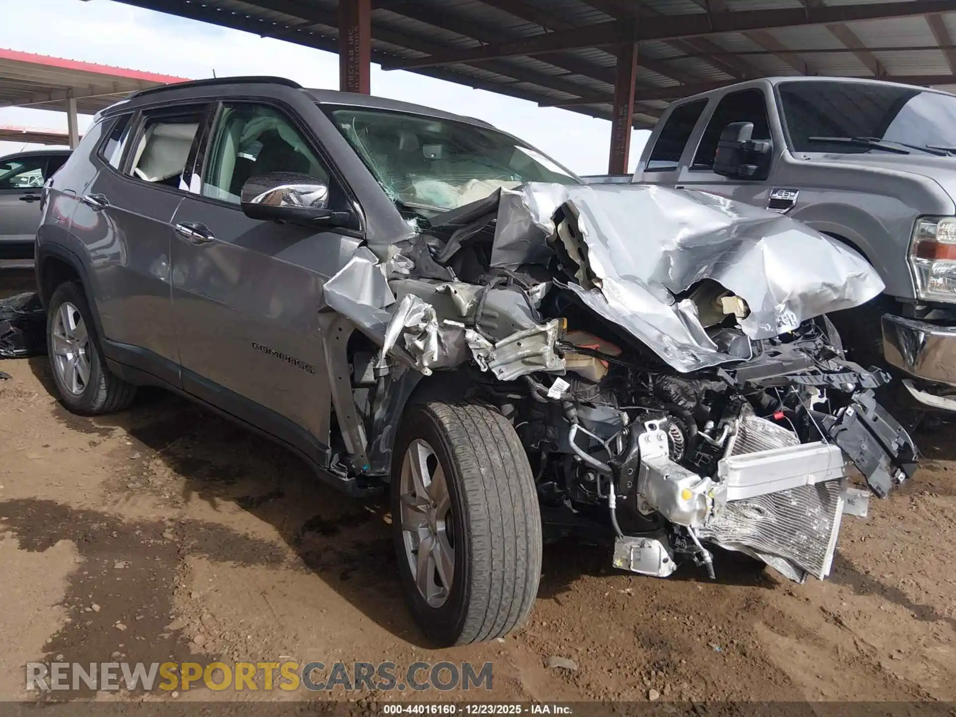 1 Photograph of a damaged car 3C4NJDBB0NT233072 JEEP COMPASS 2022