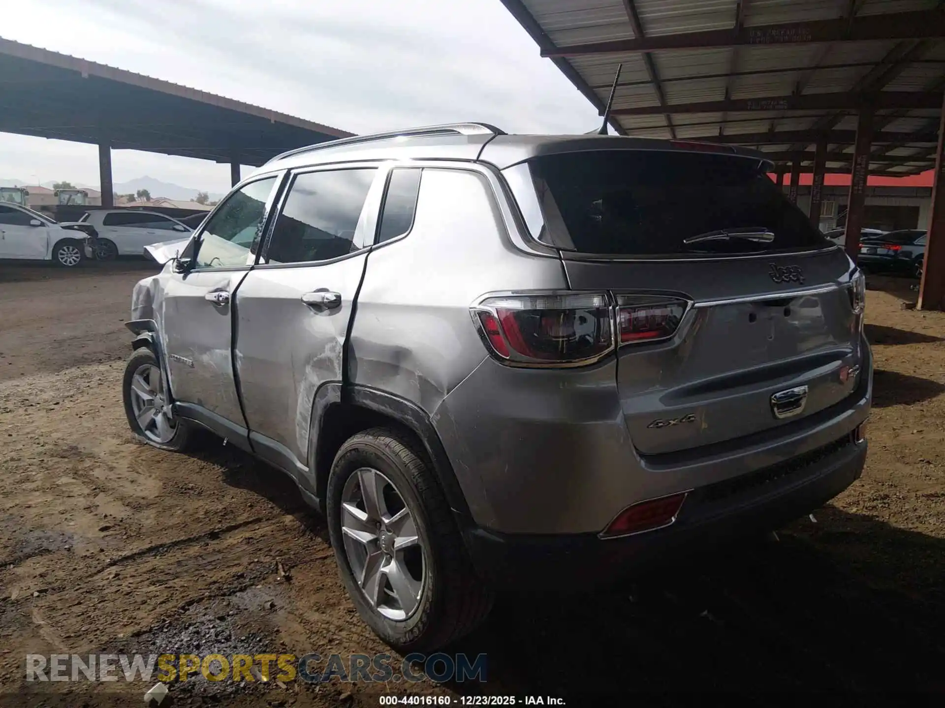 3 Photograph of a damaged car 3C4NJDBB0NT233072 JEEP COMPASS 2022