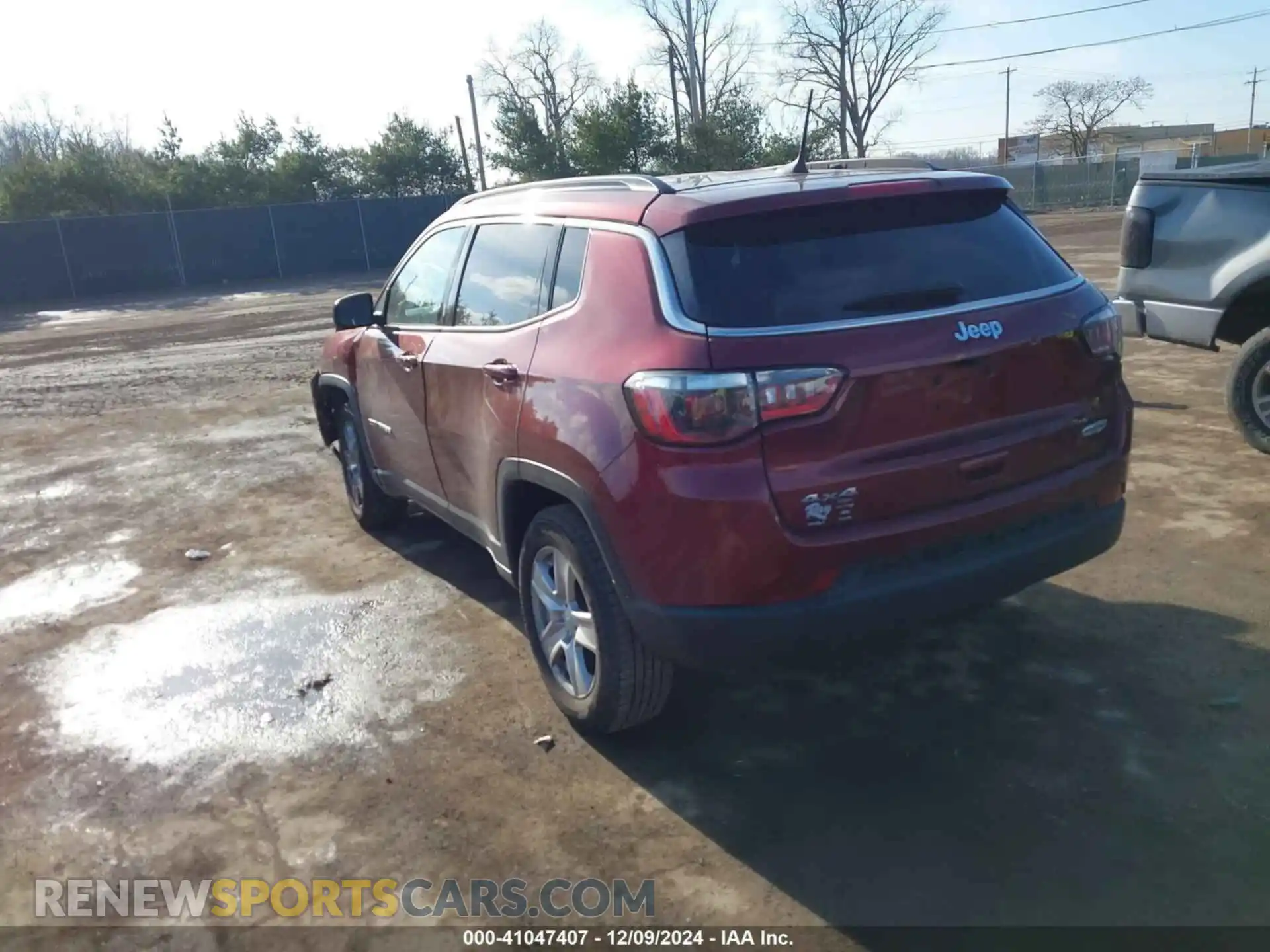 3 Photograph of a damaged car 3C4NJDBB1NT125074 JEEP COMPASS 2022