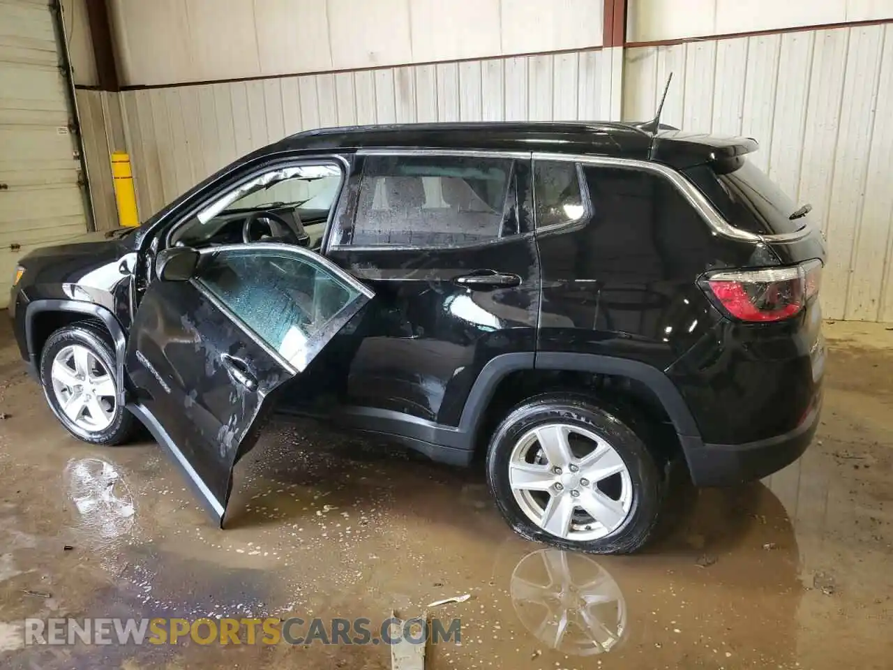 2 Photograph of a damaged car 3C4NJDBB2NT158326 JEEP COMPASS 2022