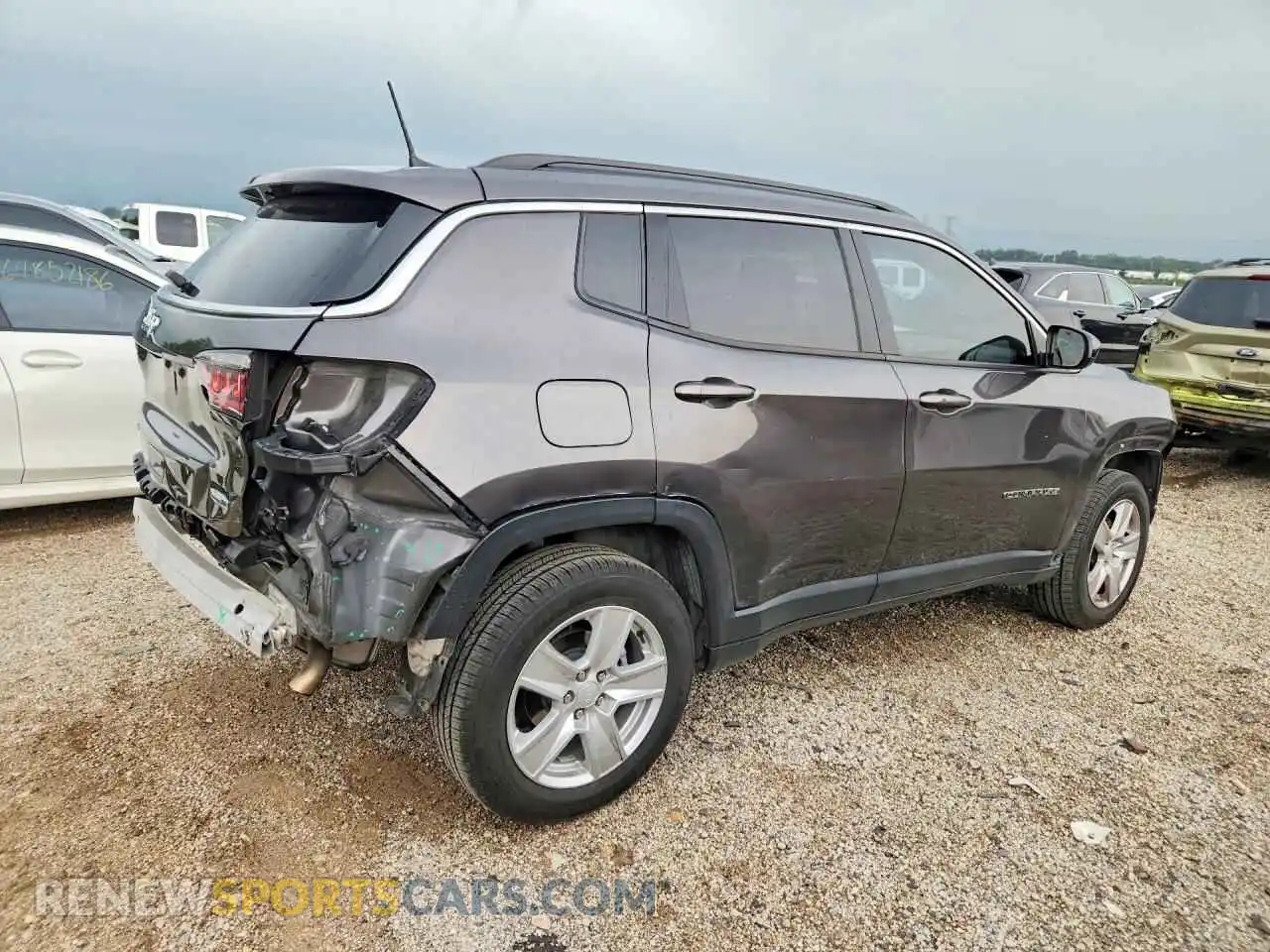 3 Photograph of a damaged car 3C4NJDBB2NT165518 JEEP COMPASS 2022