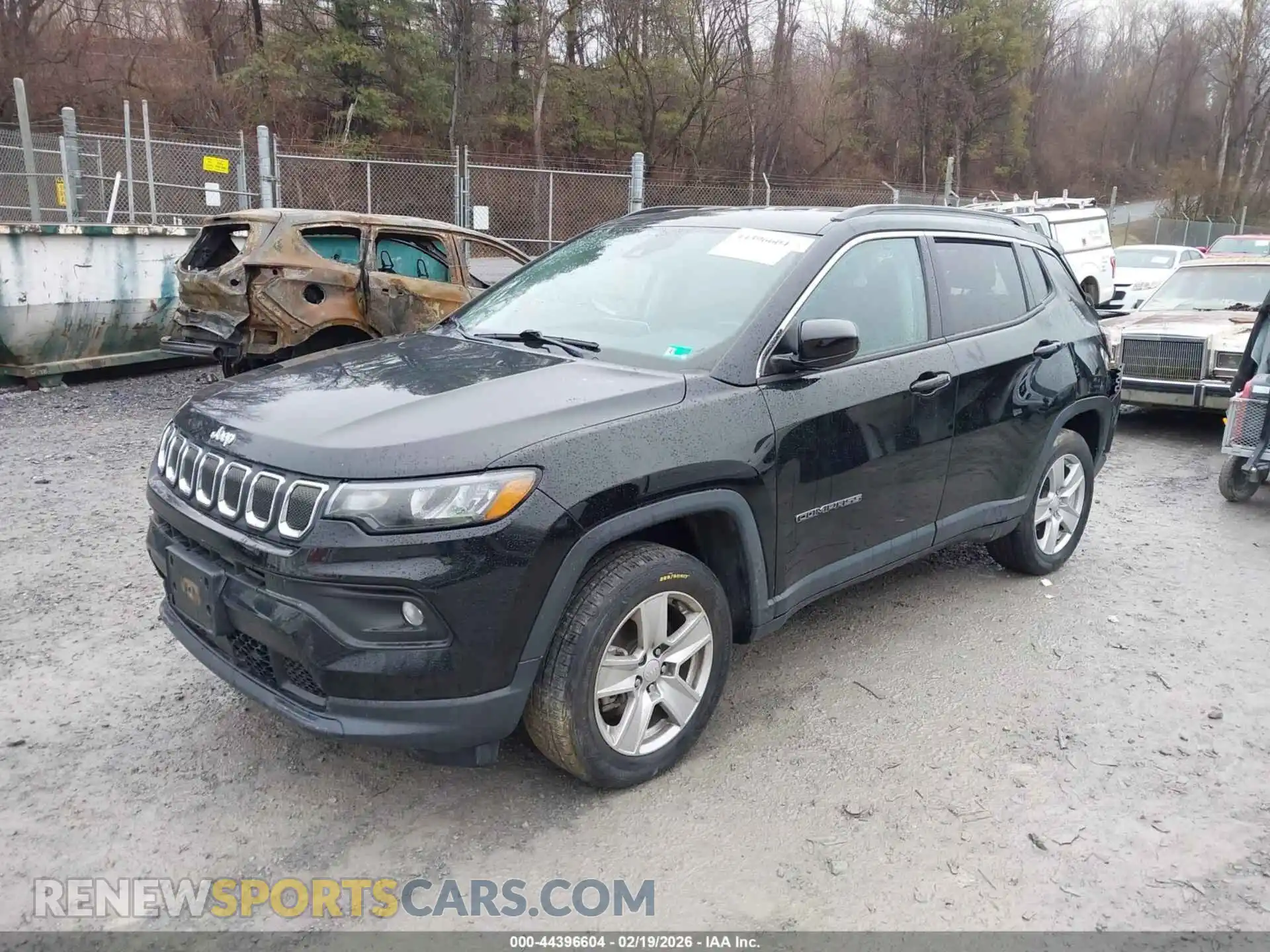 2 Photograph of a damaged car 3C4NJDBB2NT174140 JEEP COMPASS 2022