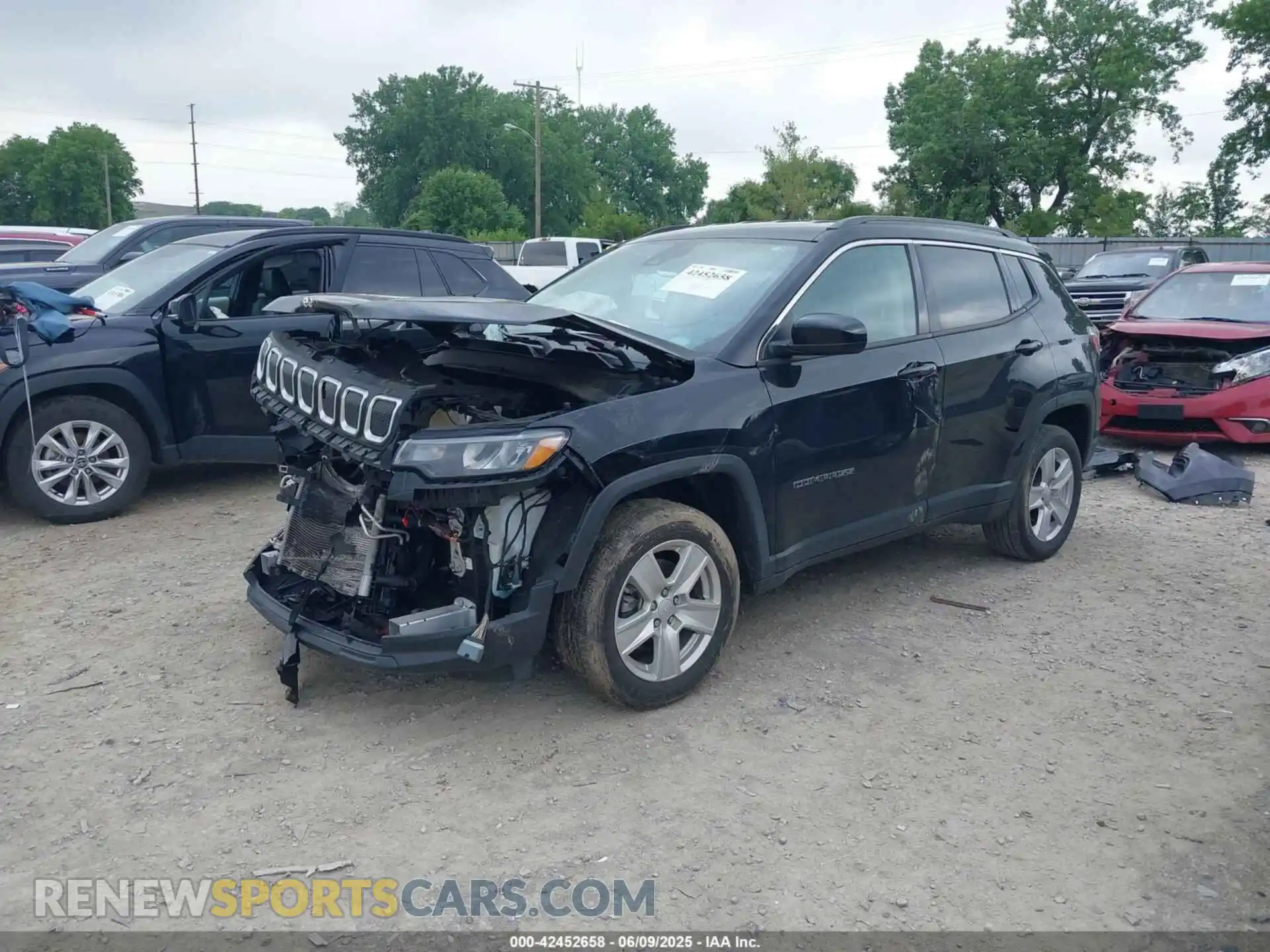 2 Photograph of a damaged car 3C4NJDBB3NT113332 JEEP COMPASS 2022