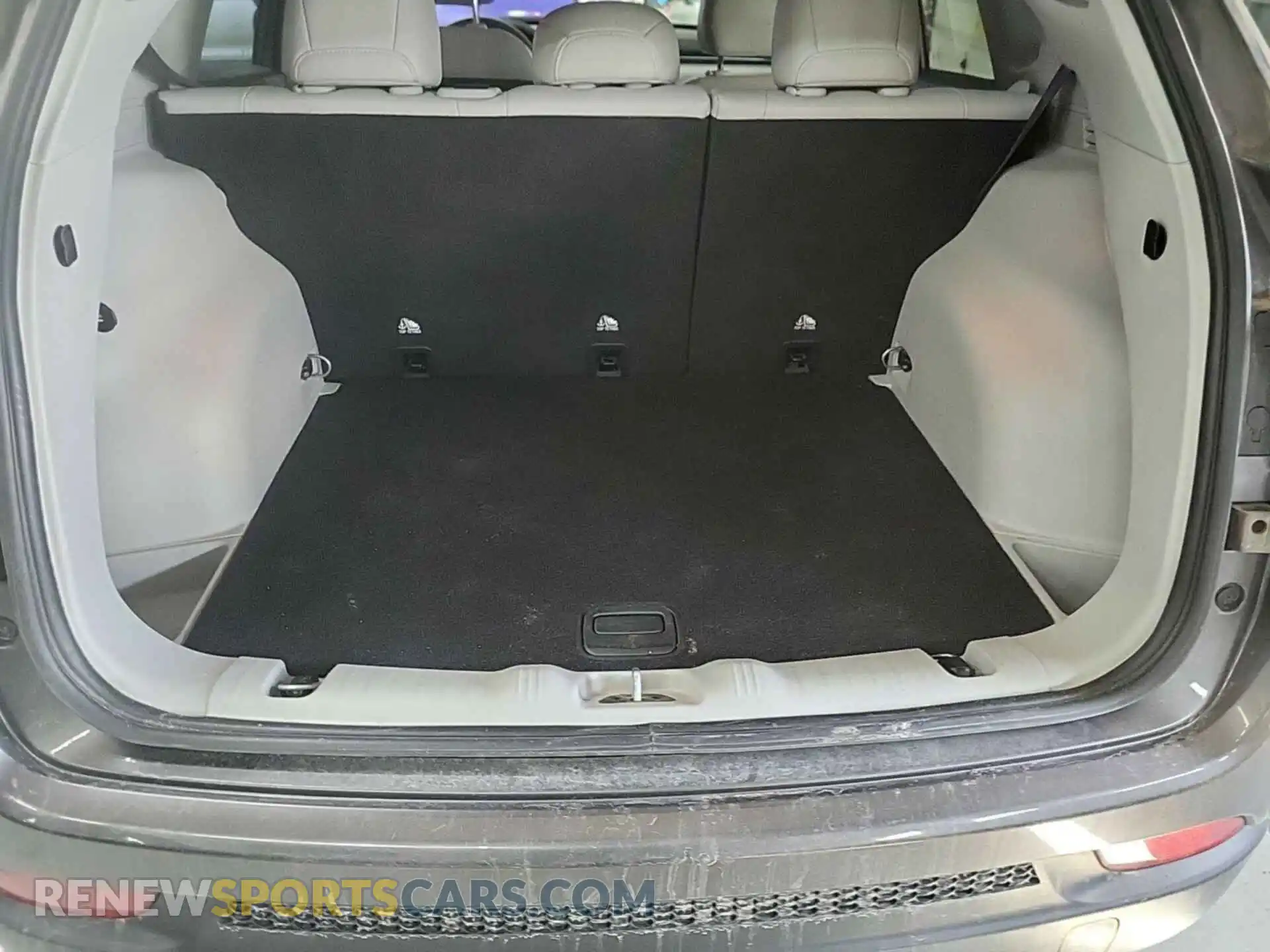 2 Photograph of a damaged car 3C4NJDBB3NT150641 JEEP COMPASS 2022