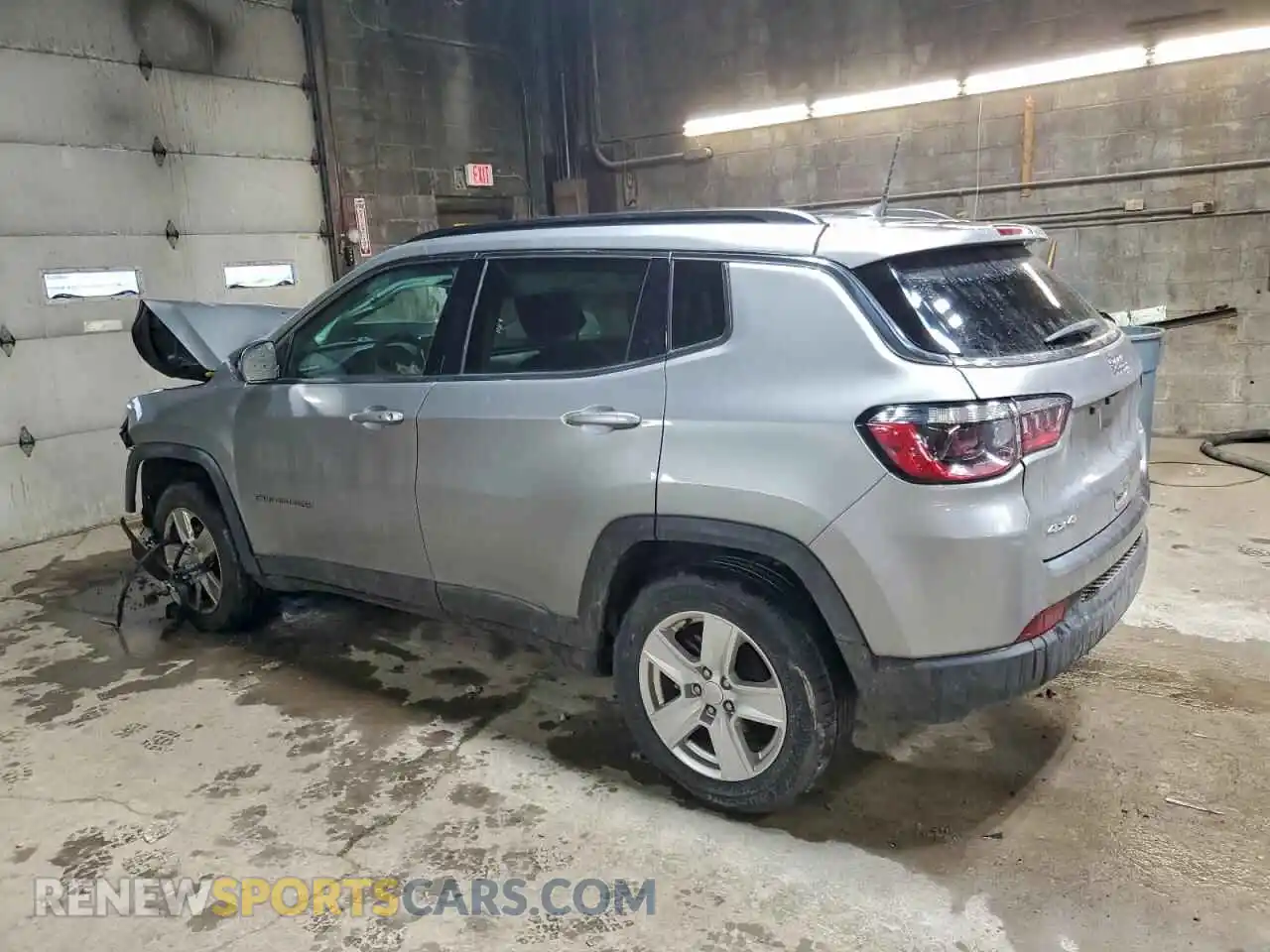 2 Photograph of a damaged car 3C4NJDBB3NT152275 JEEP COMPASS 2022