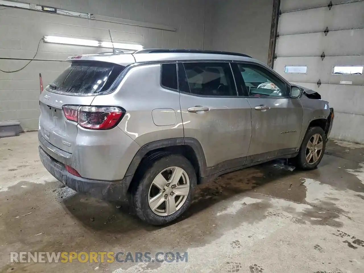 3 Photograph of a damaged car 3C4NJDBB3NT152275 JEEP COMPASS 2022