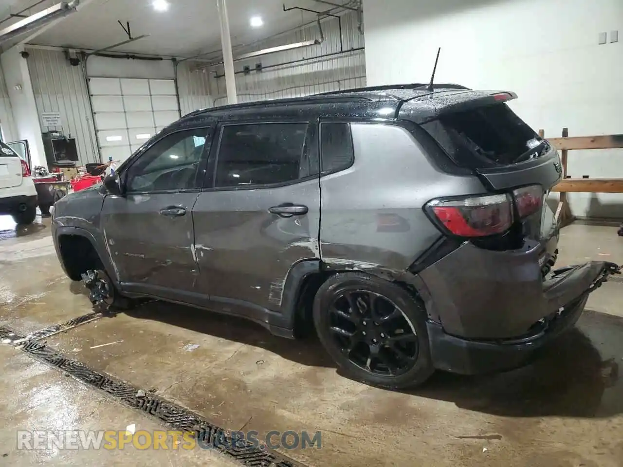 2 Photograph of a damaged car 3C4NJDBB3NT191593 JEEP COMPASS 2022