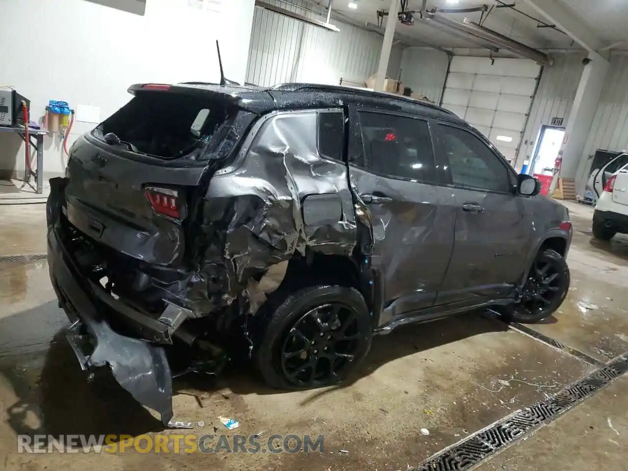 3 Photograph of a damaged car 3C4NJDBB3NT191593 JEEP COMPASS 2022