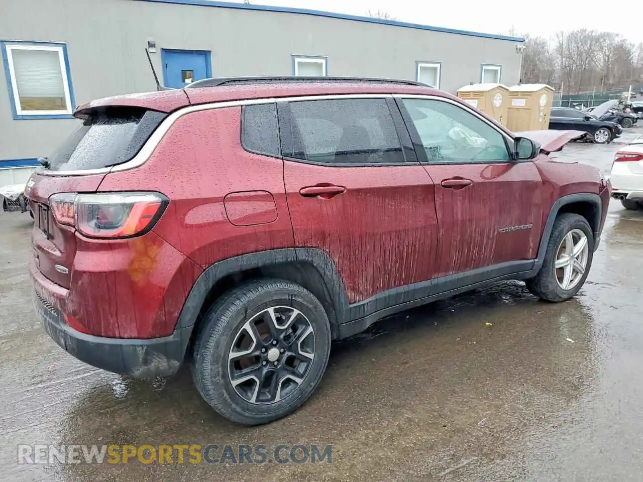 3 Photograph of a damaged car 3C4NJDBB5NT126373 JEEP COMPASS 2022