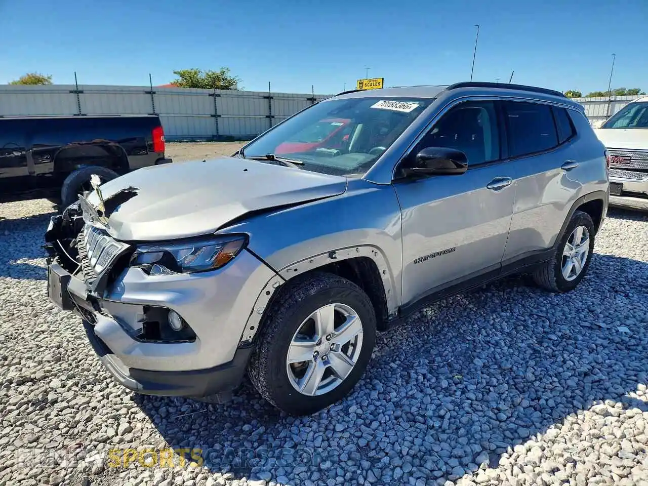 1 Photograph of a damaged car 3C4NJDBB5NT136045 JEEP COMPASS 2022
