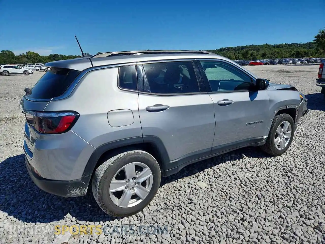 3 Photograph of a damaged car 3C4NJDBB5NT136045 JEEP COMPASS 2022