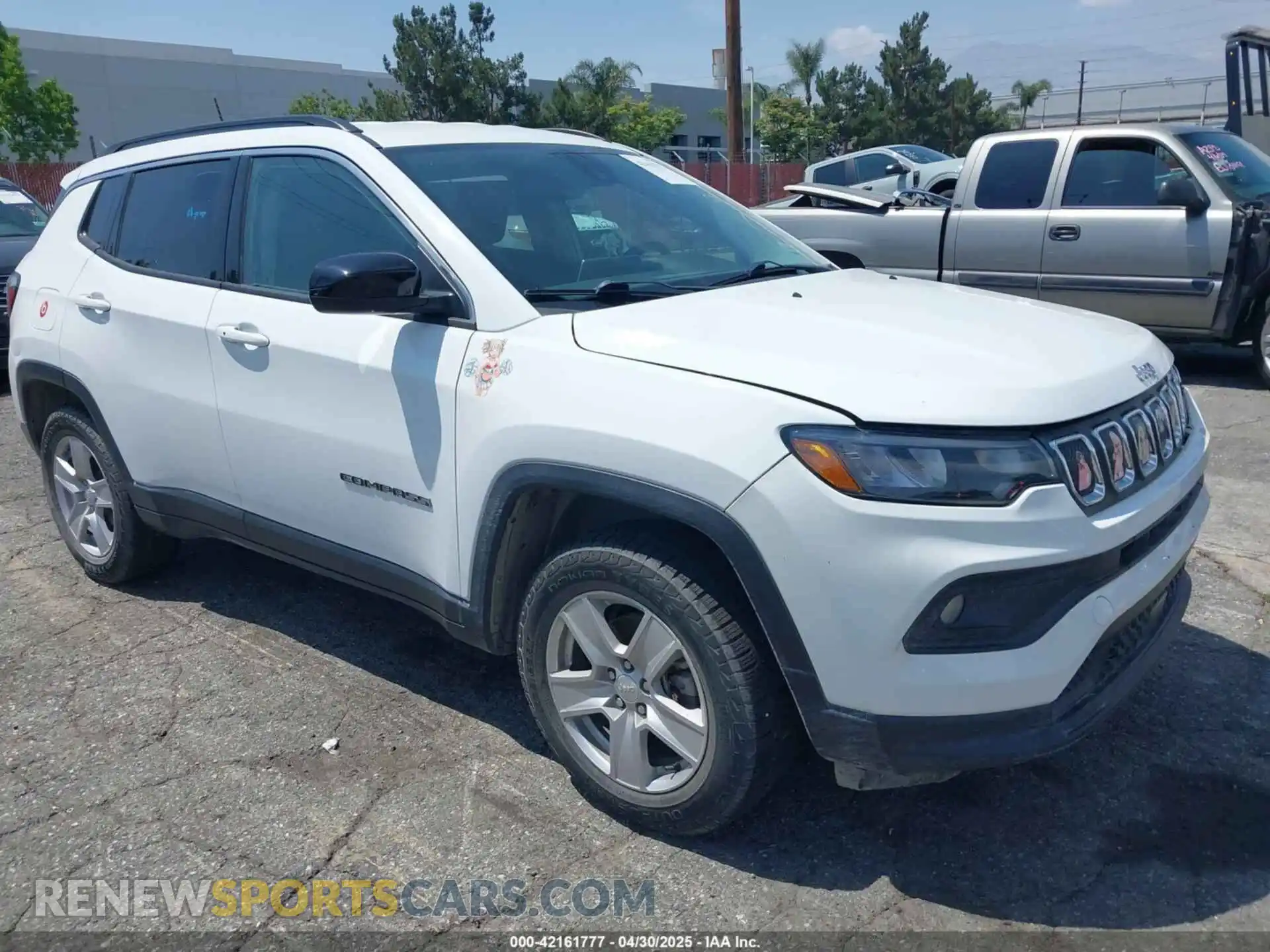 1 Photograph of a damaged car 3C4NJDBB6NT235666 JEEP COMPASS 2022