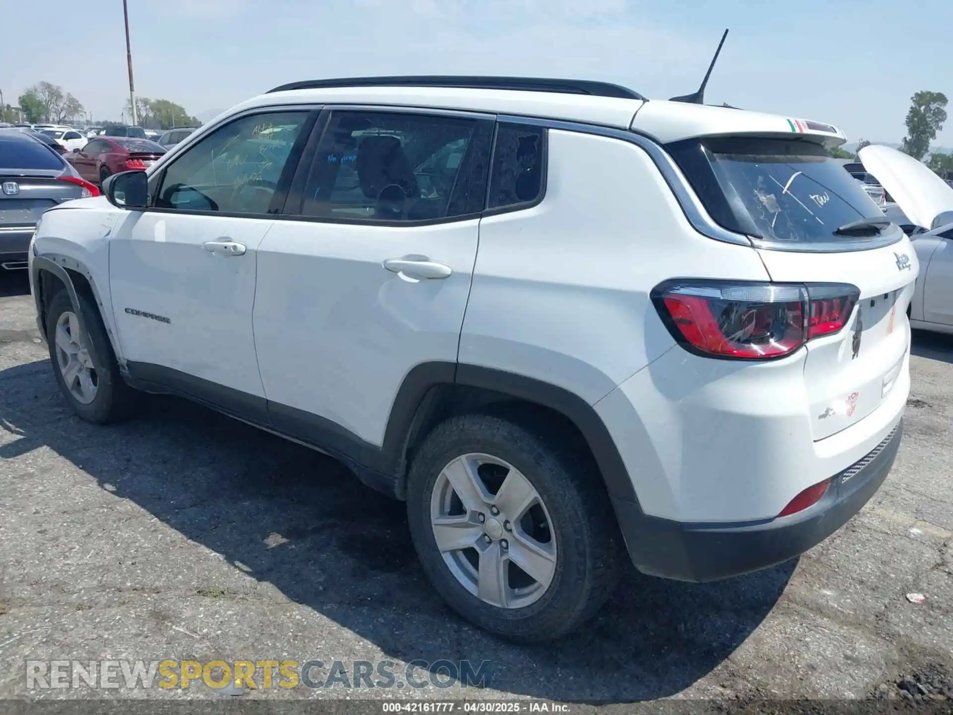 3 Photograph of a damaged car 3C4NJDBB6NT235666 JEEP COMPASS 2022