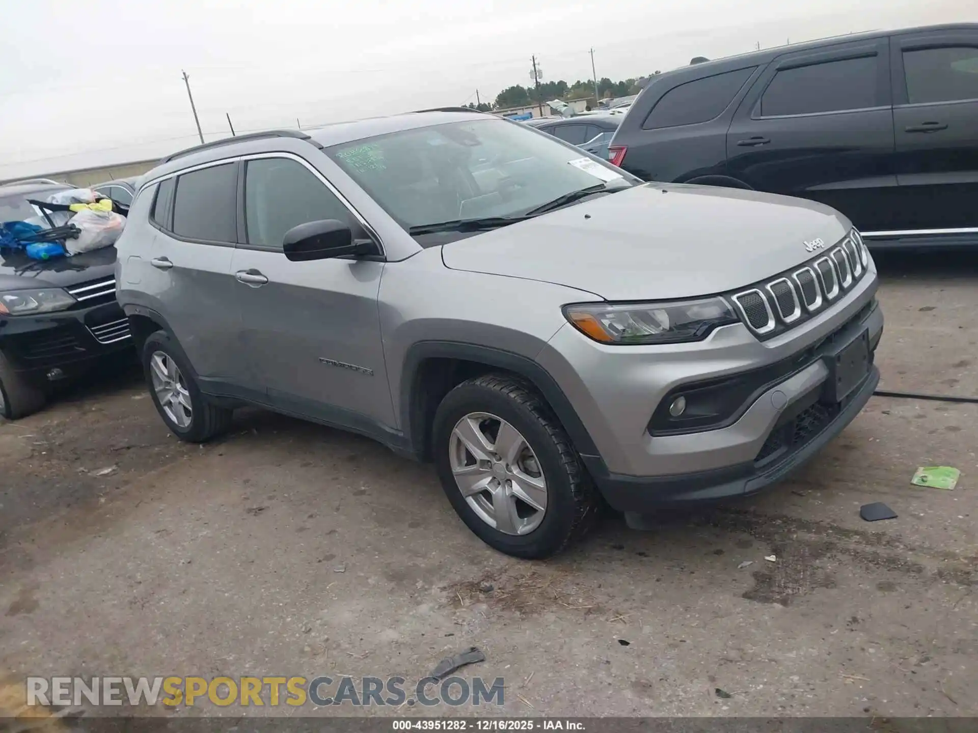 1 Photograph of a damaged car 3C4NJDBB9NT136484 JEEP COMPASS 2022