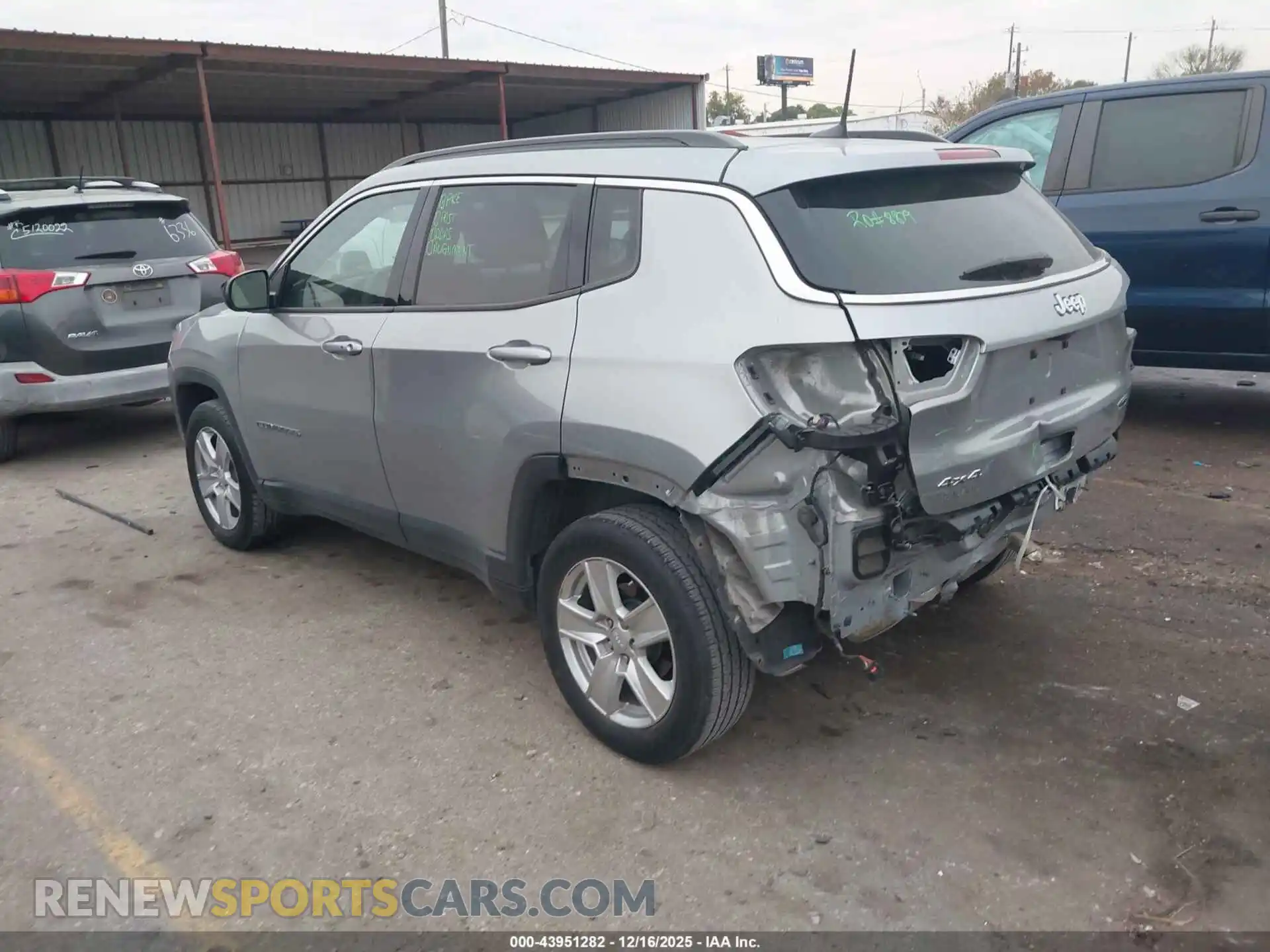 3 Photograph of a damaged car 3C4NJDBB9NT136484 JEEP COMPASS 2022