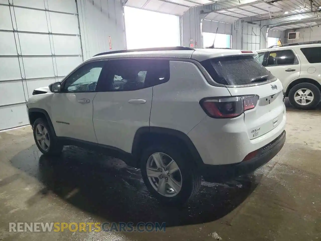 2 Photograph of a damaged car 3C4NJDBB9NT148098 JEEP COMPASS 2022