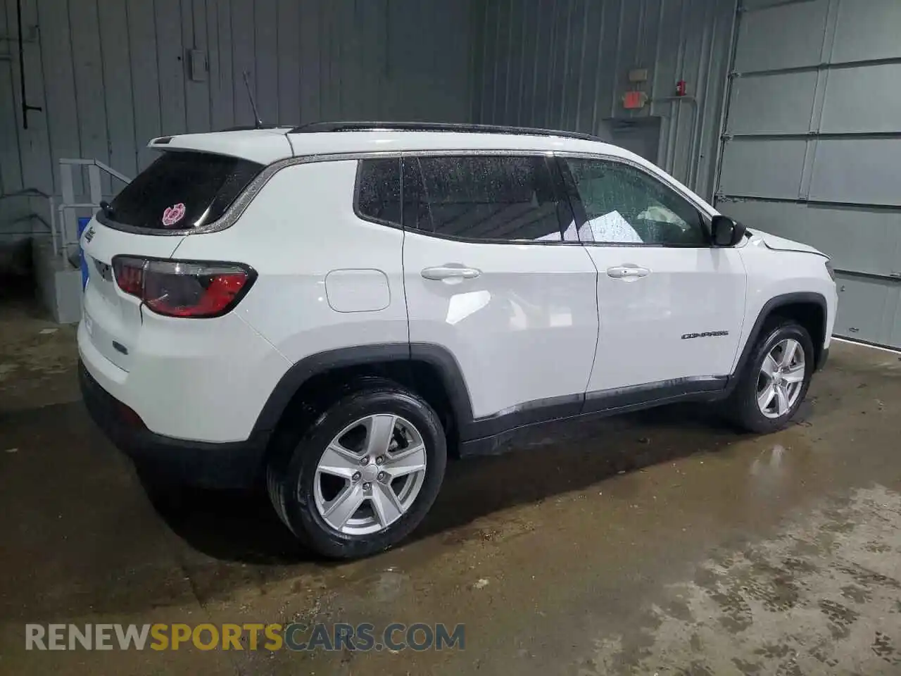 3 Photograph of a damaged car 3C4NJDBB9NT148098 JEEP COMPASS 2022