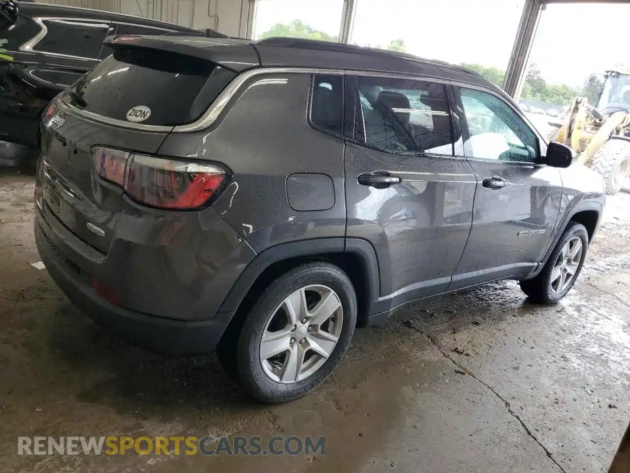 3 Photograph of a damaged car 3C4NJDBBXNT183104 JEEP COMPASS 2022