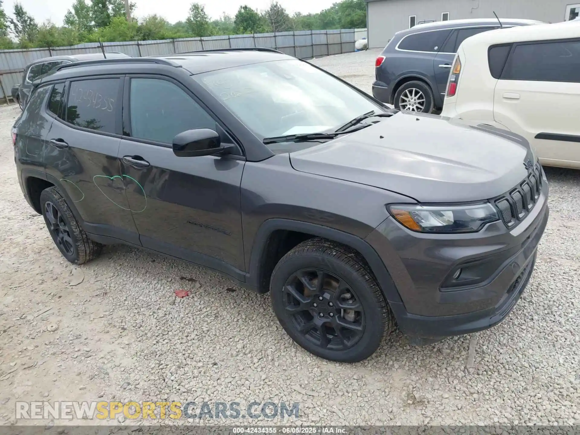 1 Photograph of a damaged car 3C4NJDBBXNT194359 JEEP COMPASS 2022
