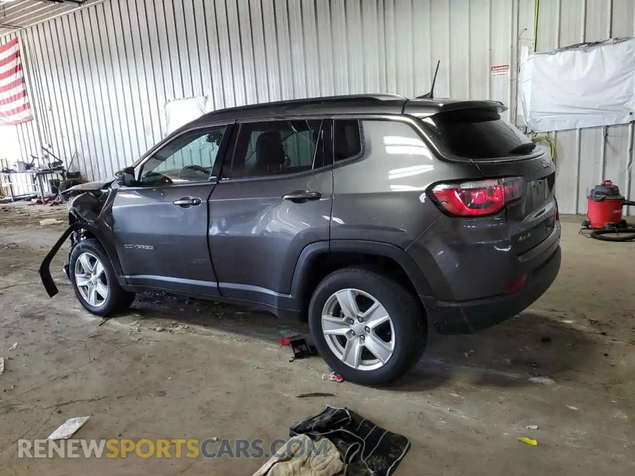 2 Photograph of a damaged car 3C4NJDBBXNT208602 JEEP COMPASS 2022