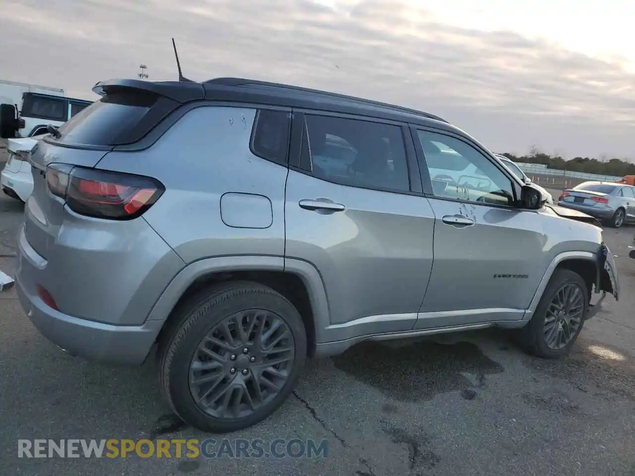 3 Photograph of a damaged car 3C4NJDCB1NT178971 JEEP COMPASS 2022
