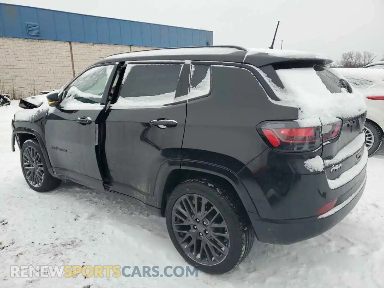 2 Photograph of a damaged car 3C4NJDCB6NT228540 JEEP COMPASS 2022
