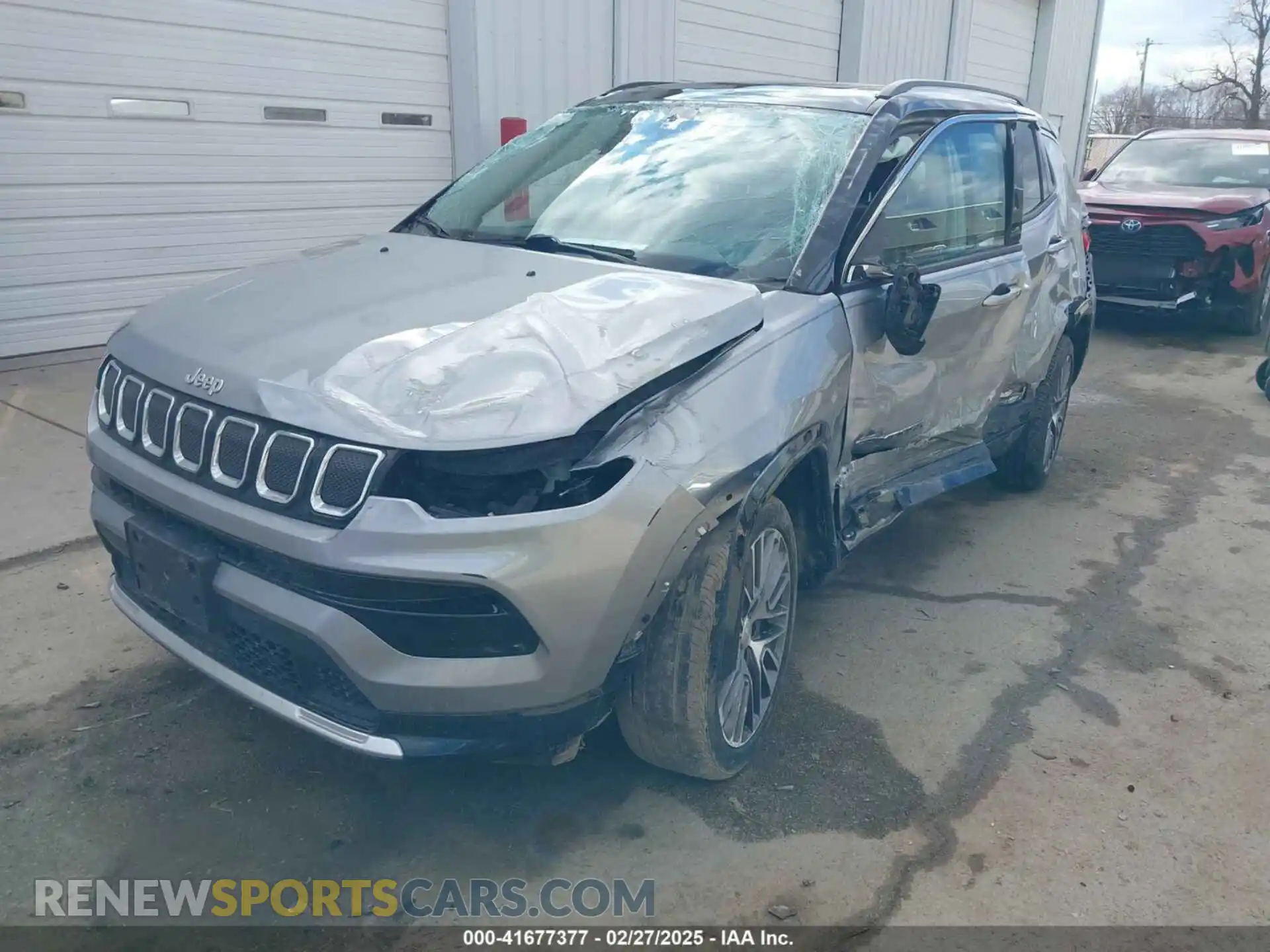 2 fotografías del automóvil dañado 3C4NJDCB8NT115480 JEEP COMPASS 2022