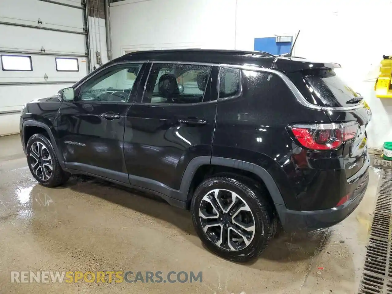 2 Photograph of a damaged car 3C4NJDCB9NT232260 JEEP COMPASS 2022