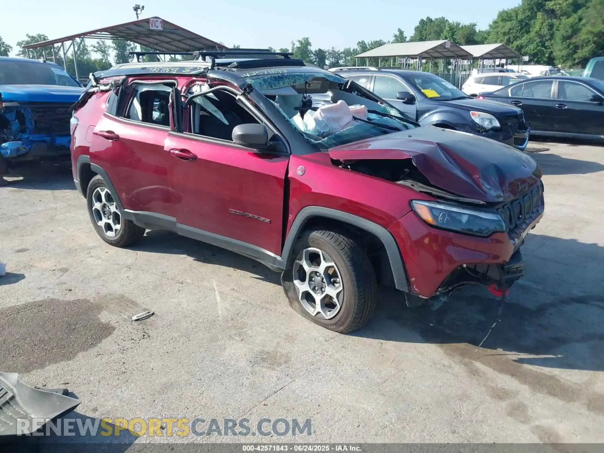 1 Photograph of a damaged car 3C4NJDDB0NT162369 JEEP COMPASS 2022