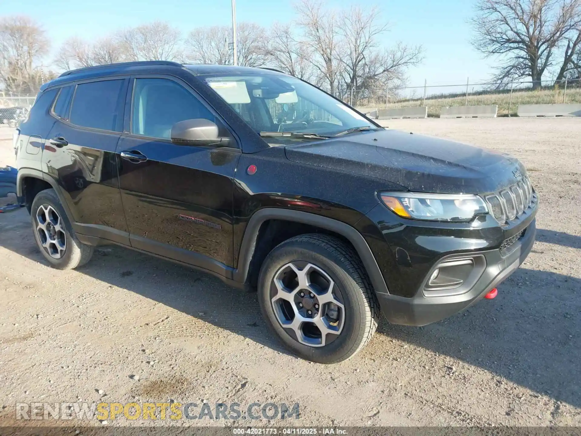 1 Photograph of a damaged car 3C4NJDDB1NT133835 JEEP COMPASS 2022
