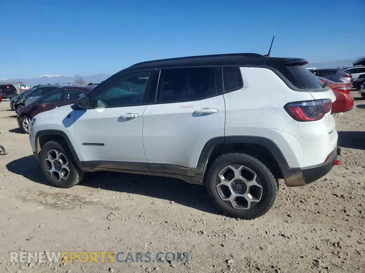 2 Photograph of a damaged car 3C4NJDDB1NT155253 JEEP COMPASS 2022