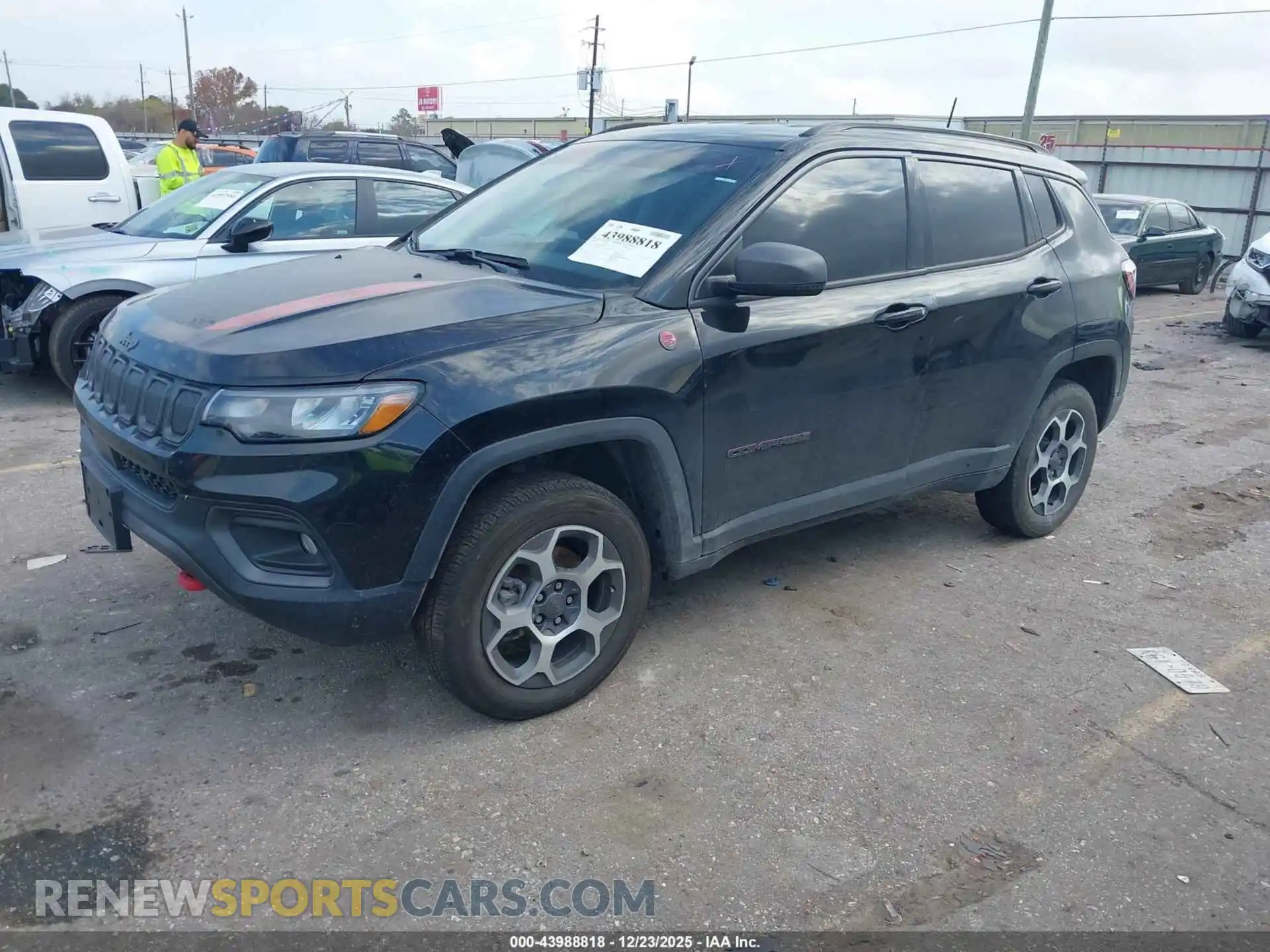 2 Photograph of a damaged car 3C4NJDDB2NT158923 JEEP COMPASS 2022