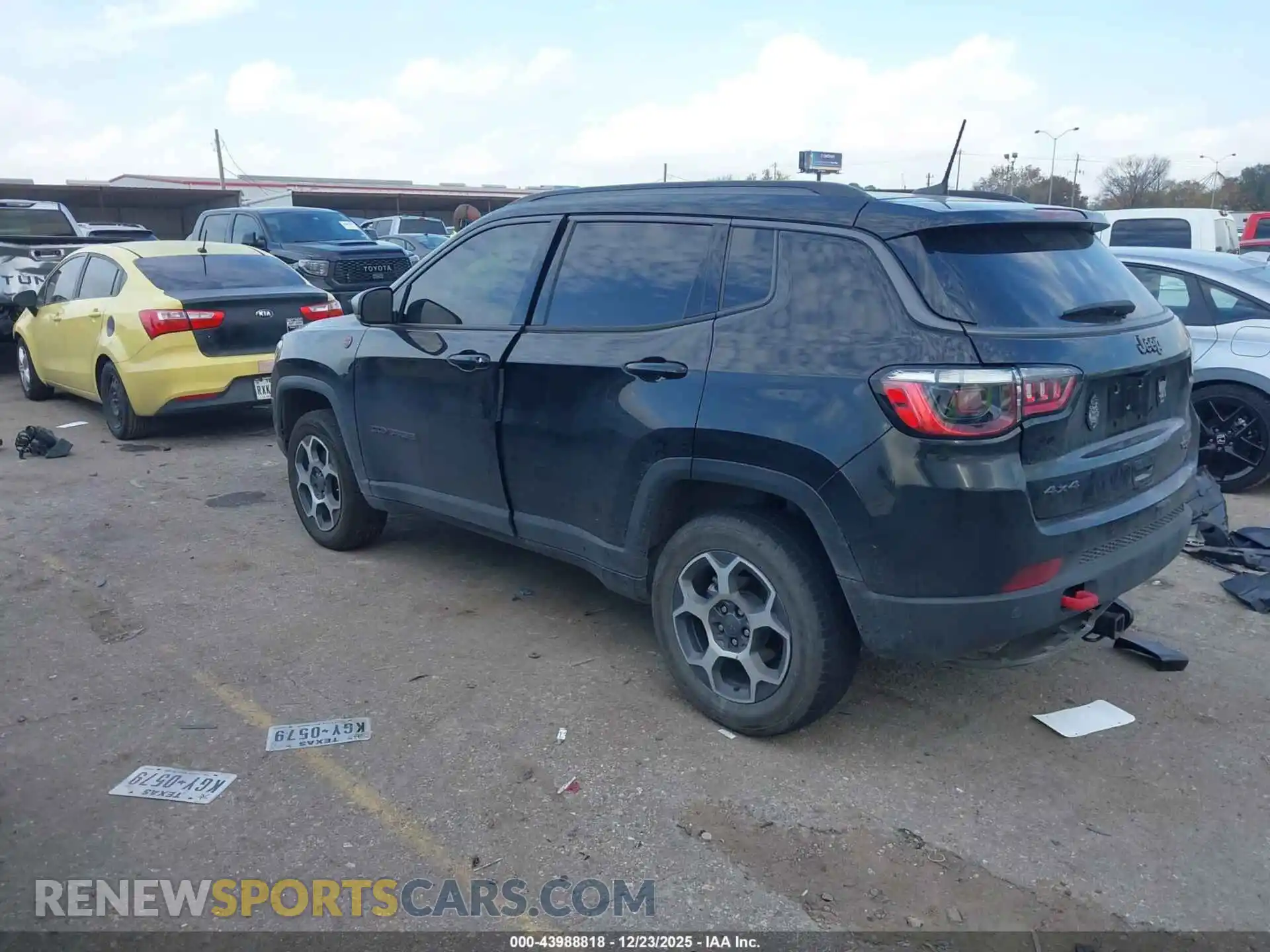 3 Photograph of a damaged car 3C4NJDDB2NT158923 JEEP COMPASS 2022