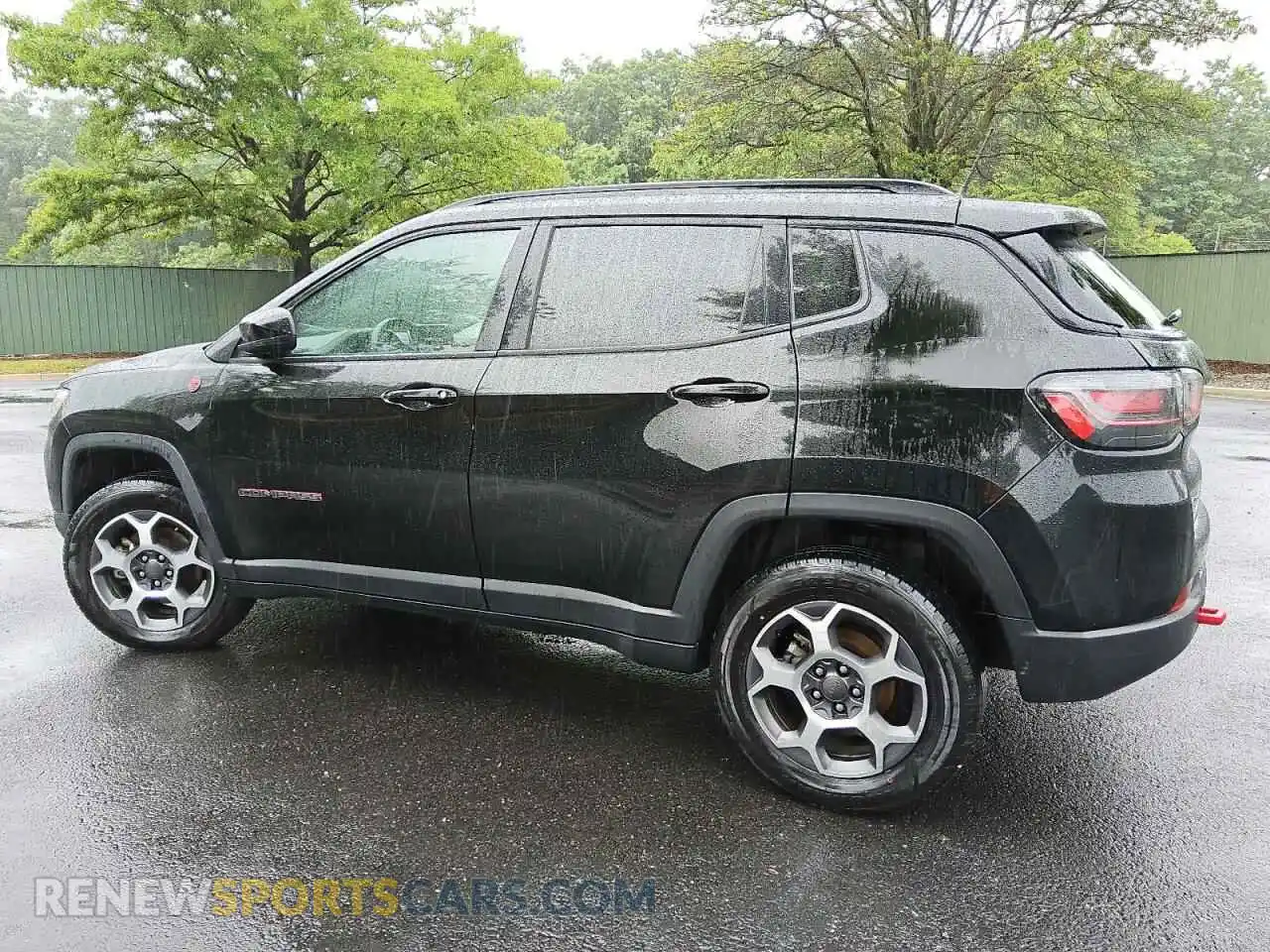 2 Photograph of a damaged car 3C4NJDDB3NT227506 JEEP COMPASS 2022