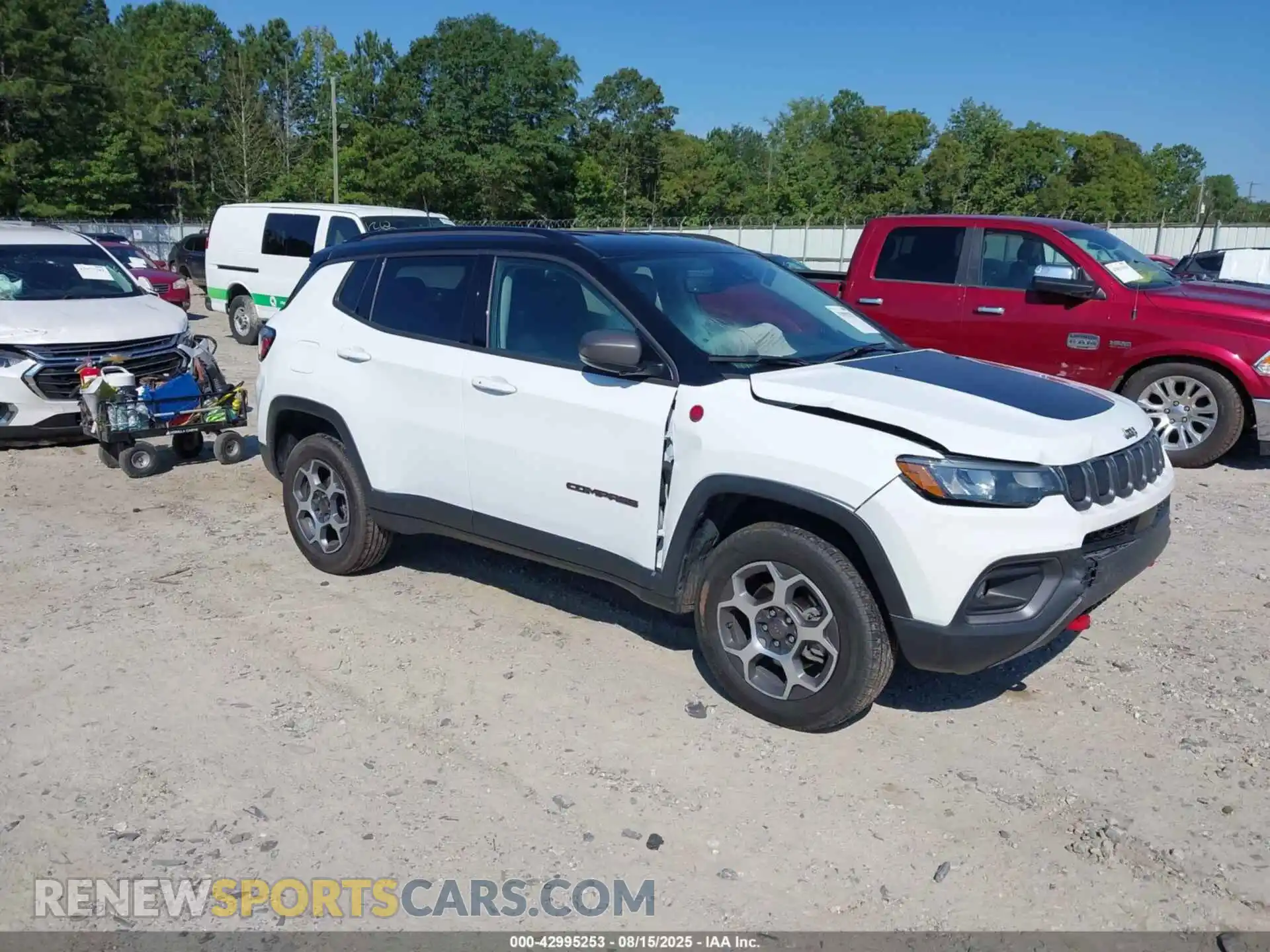 1 Photograph of a damaged car 3C4NJDDB5NT133241 JEEP COMPASS 2022